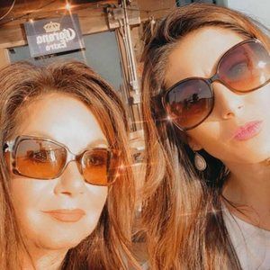 Meet your Posher, Mindy